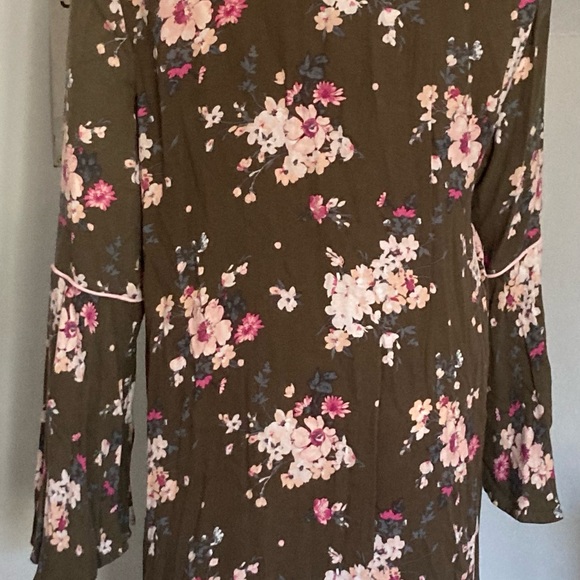 Spring/Summer cover-up - Picture 5 of 13